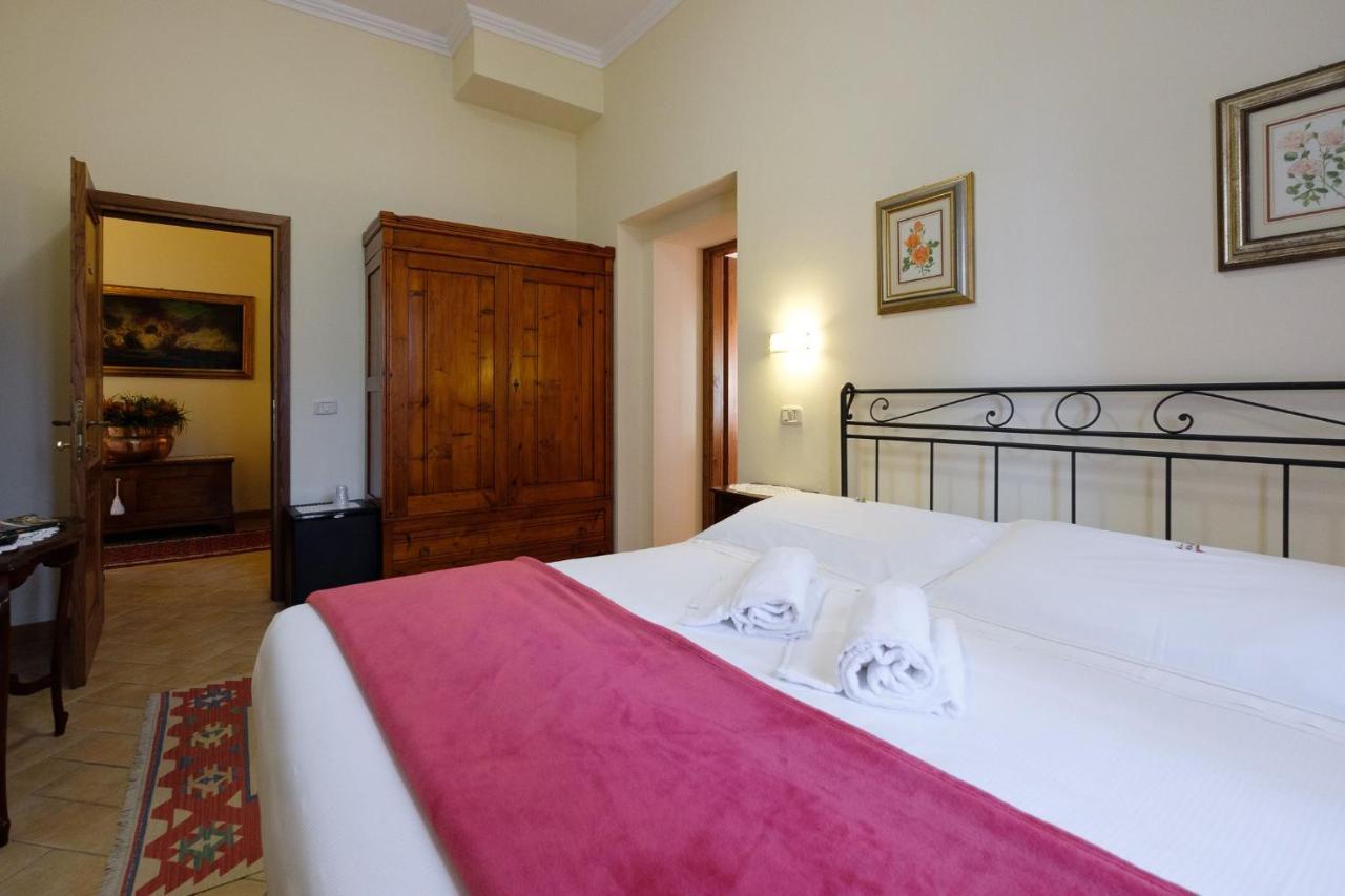 B&B Villa Giulia ซาตูร์เนีย ภายนอก รูปภาพ