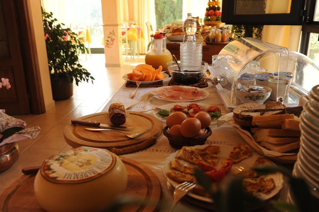 B&B Villa Giulia ซาตูร์เนีย ภายนอก รูปภาพ